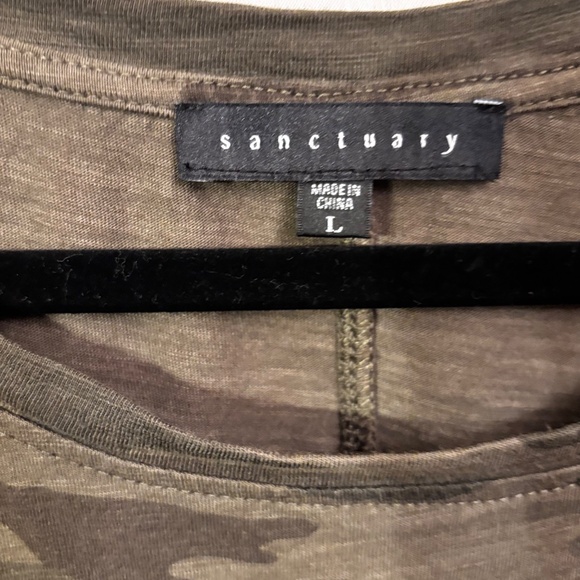 Sanctuary T-Shirt Cold Shoulder Green Camo Long  Sleeves Size Large - Picture 6 of 10